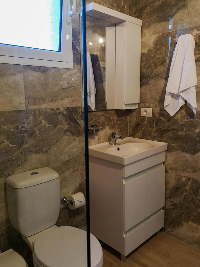 Milos Apartments Himarë Eksteriør billede