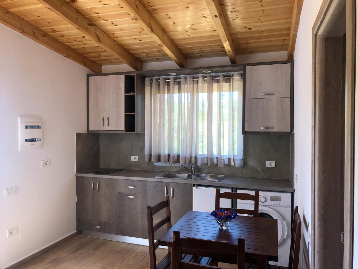 Milos Apartments Himarë Eksteriør billede